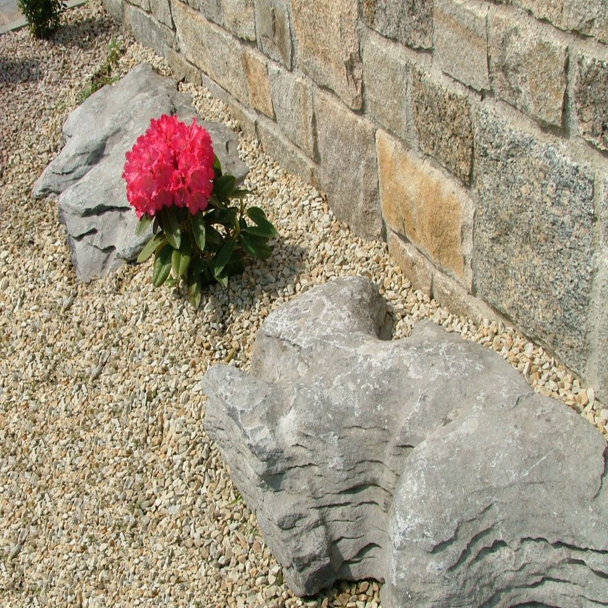 10mm Gold Donegal Quartzite Stone Chippings Tonne