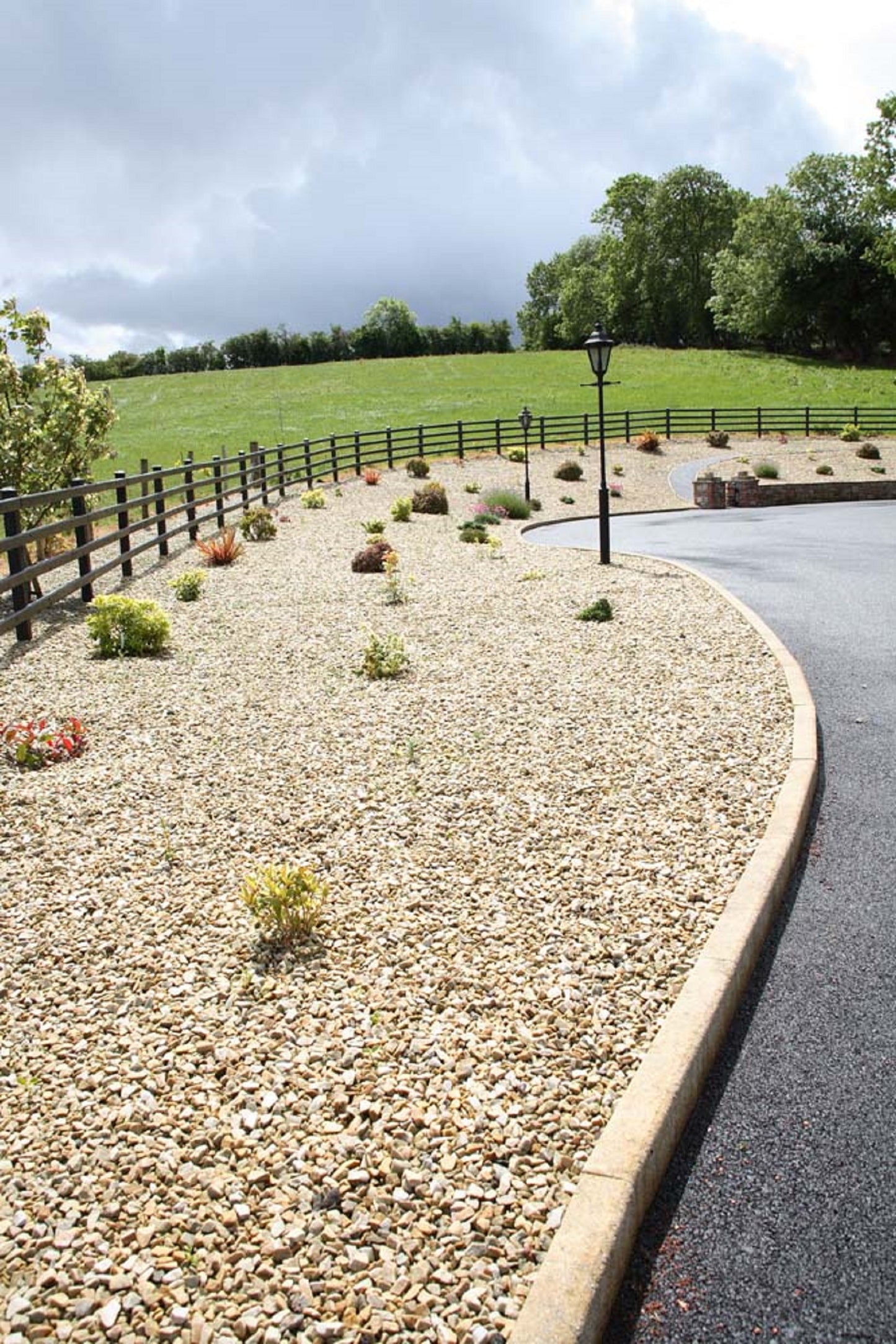 14mm Gold Donegal Quartzite Stone Chippings Tonne