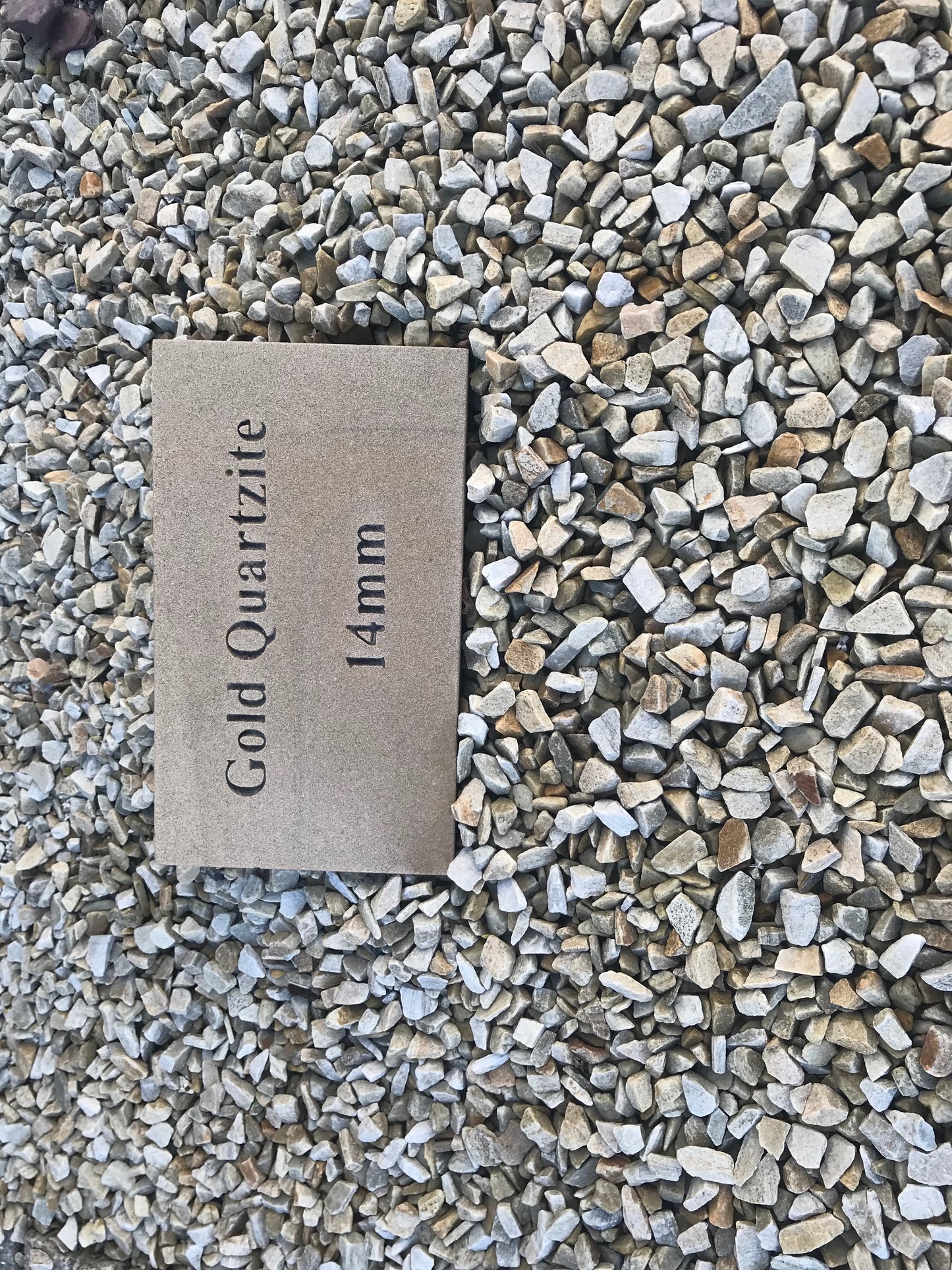 14mm Gold Donegal Quartzite Stone Chippings Tonne