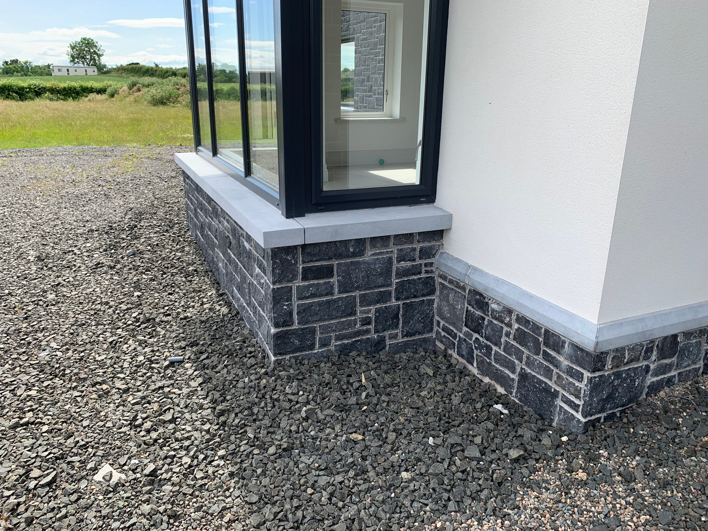 Blue Limestone Stoneer - Corners