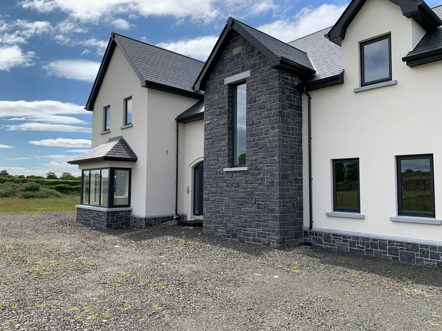 Blue Limestone Stoneer - Corners