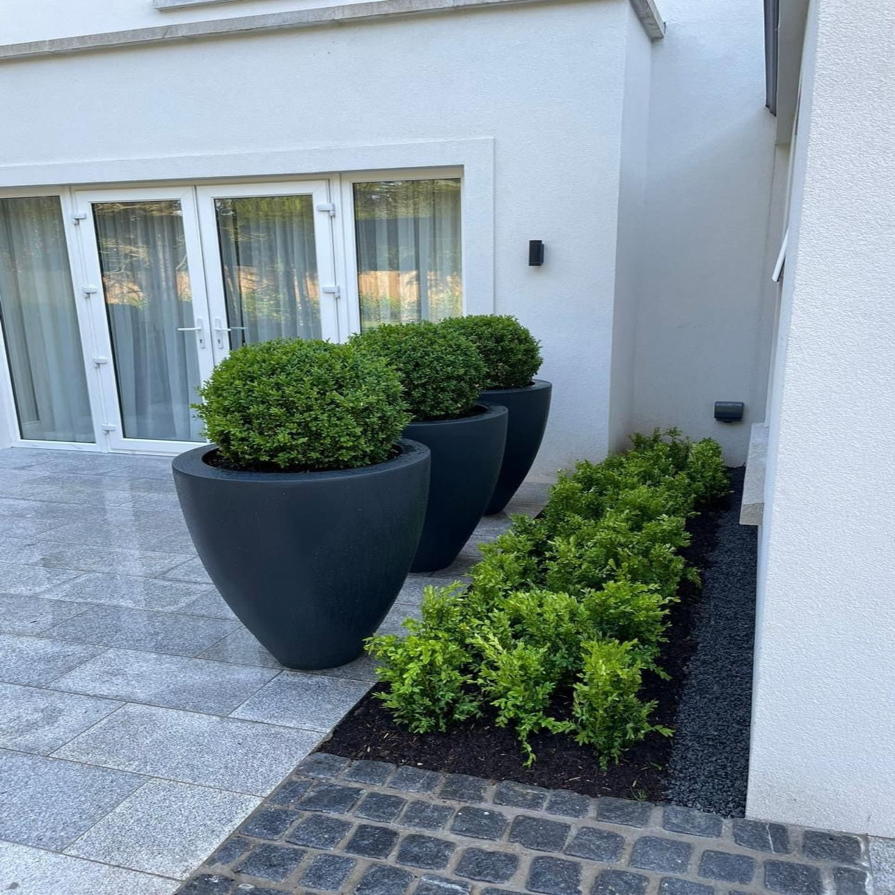 Black Granite Setts 100 x 100 - Bush Hammered & Lightly Tumbled