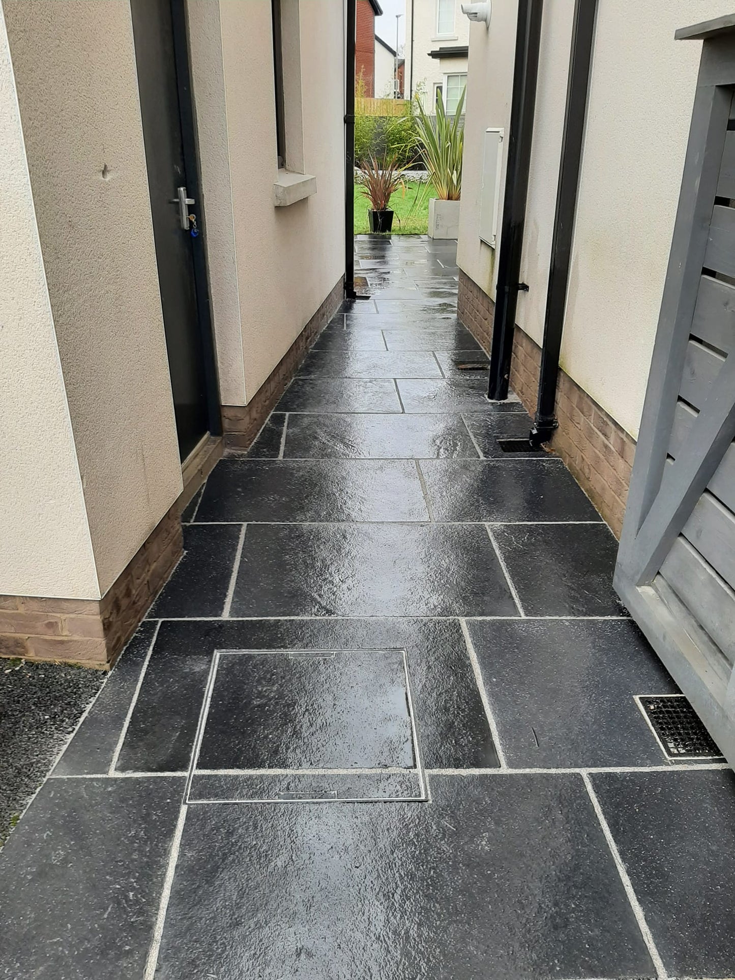 Black Limestone Paving 900 x 600