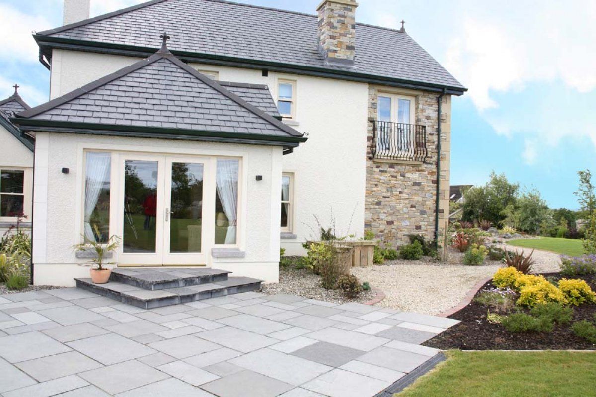 Black Limestone Paving (Mixed Sizes)