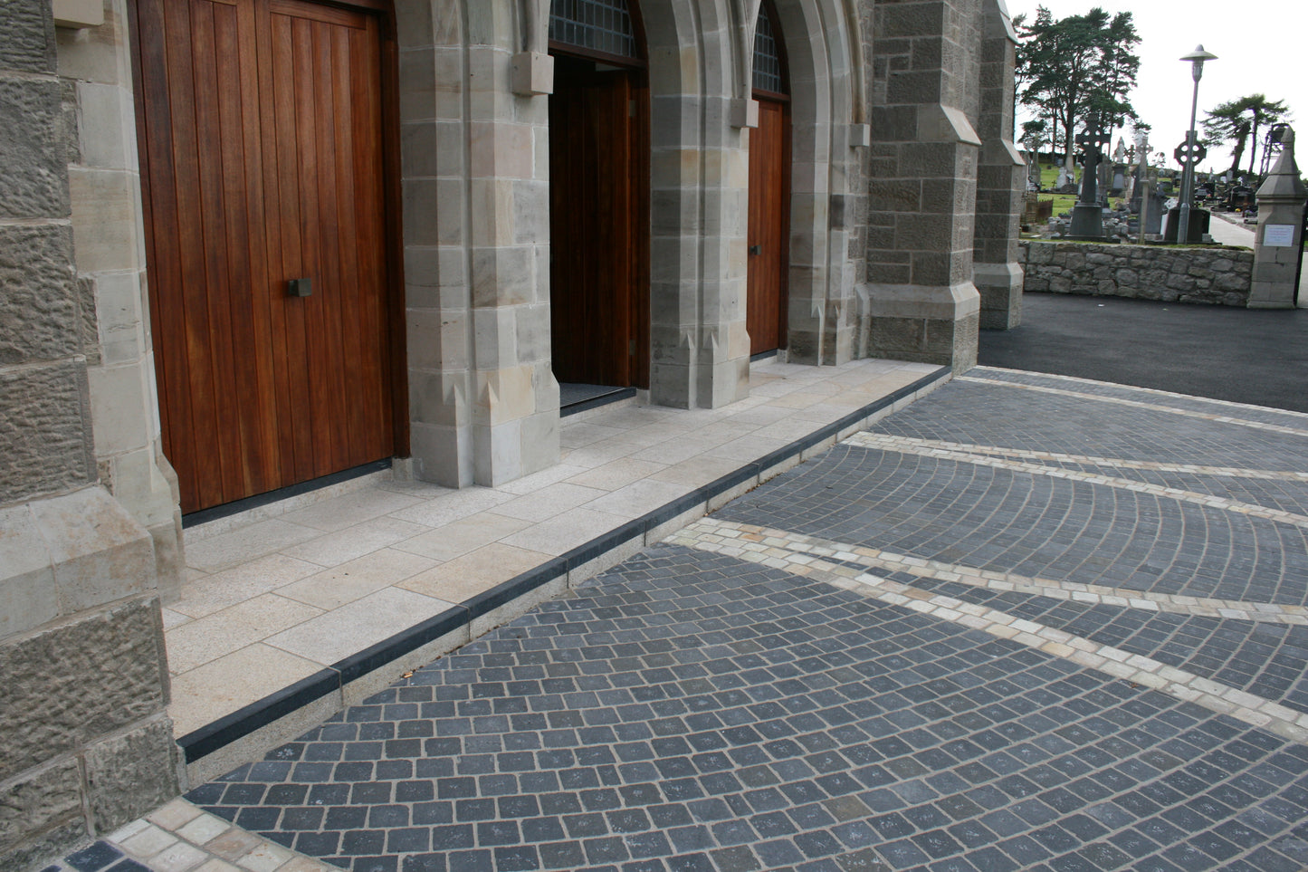 Black Limestone Setts 100 x 100 x 50-70