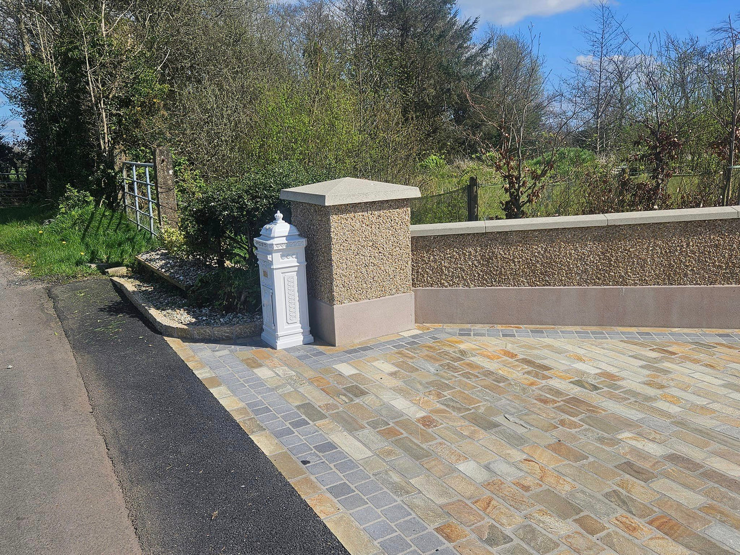 Black Limestone Setts 100 x 100 x 50-70