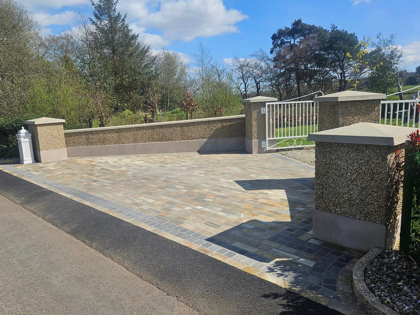 Black Limestone Setts 100 x 100 x 50-70