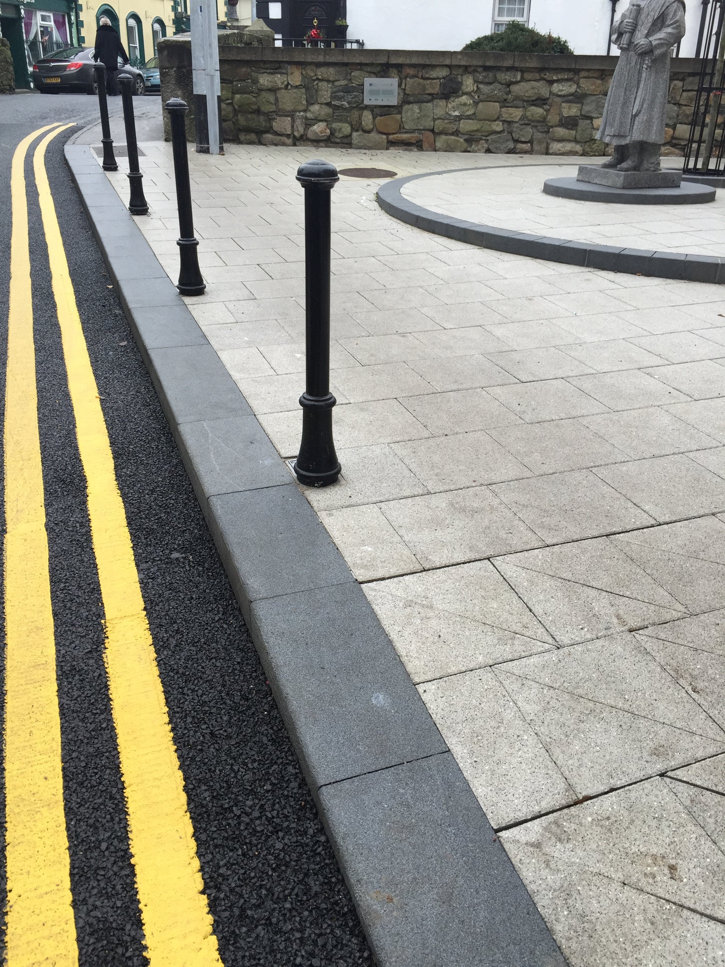 Black Granite Kerb 1000 x 200 x 100 - Flamed