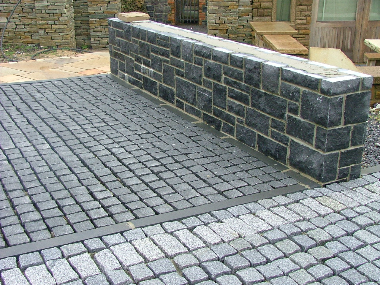 Black Limestone Setts 100 x 100 x 50-70