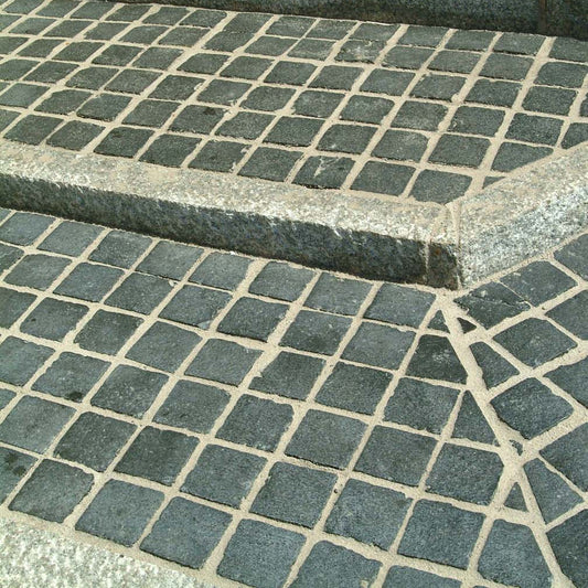 Black Limestone Setts 100 x 100 x 50-70