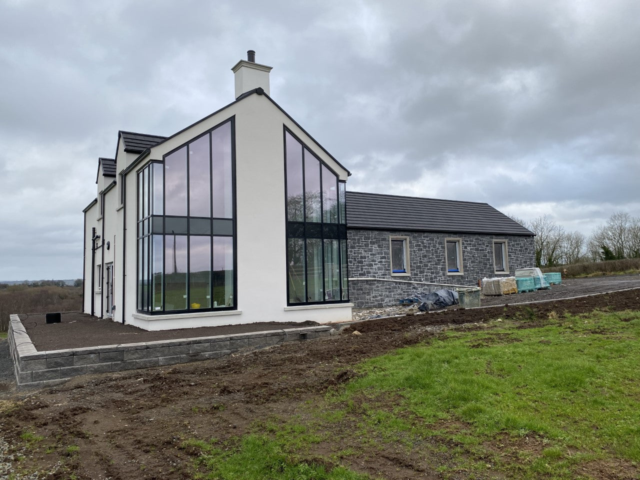 Blue Limestone Stoneer - Corners