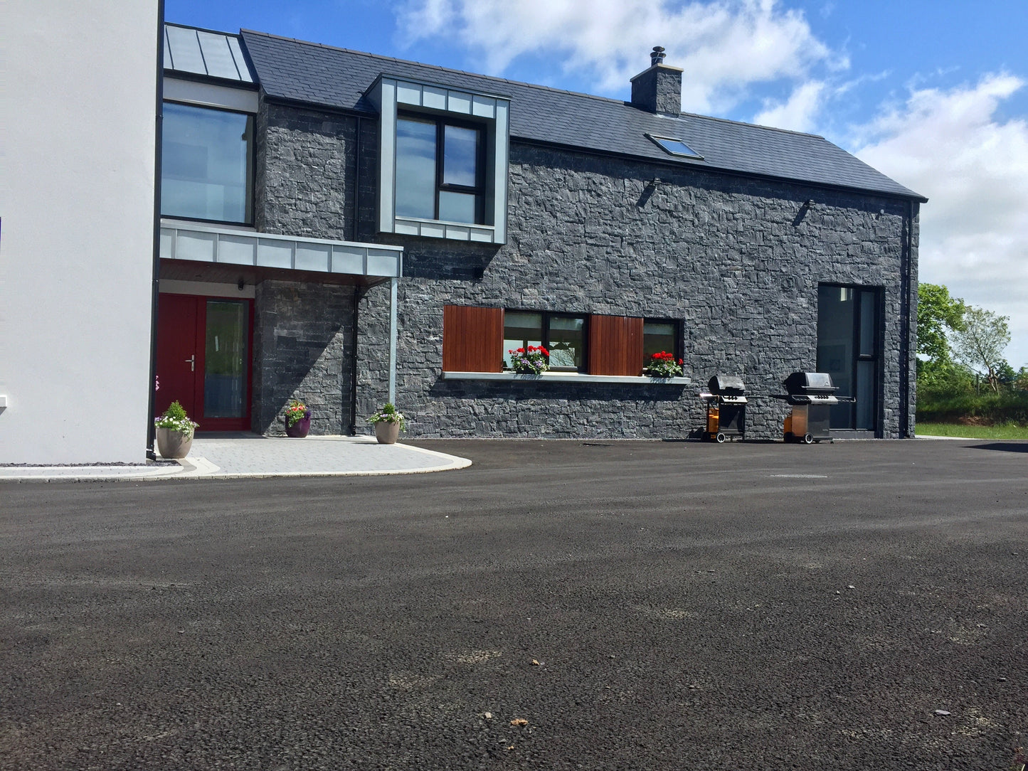 Blue Limestone Stoneer - Corners