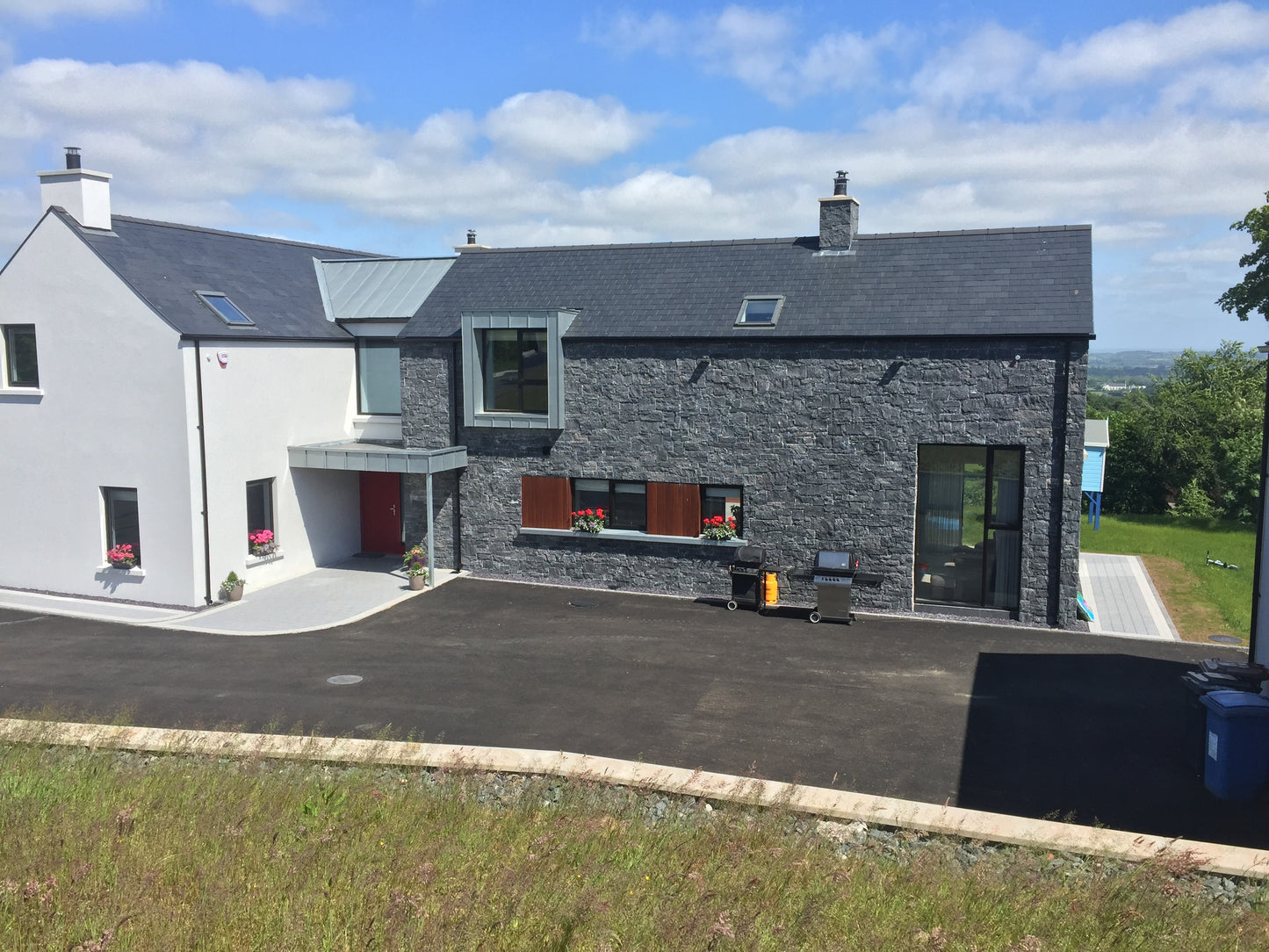 Blue Limestone Stoneer - Corners