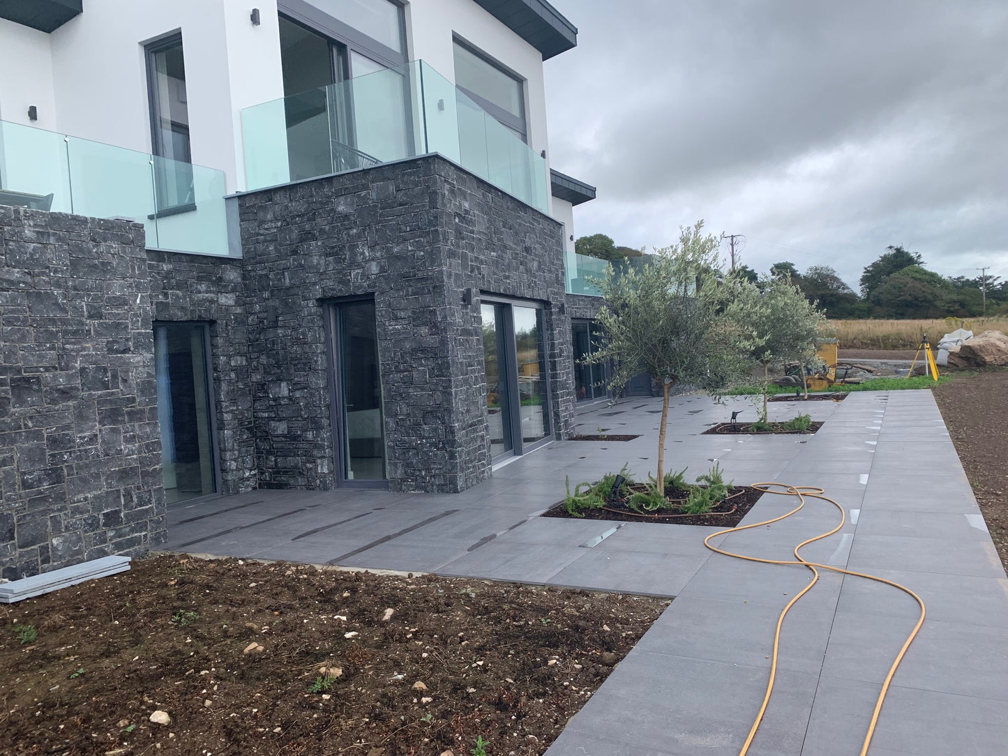 Blue Limestone Stoneer - Corners