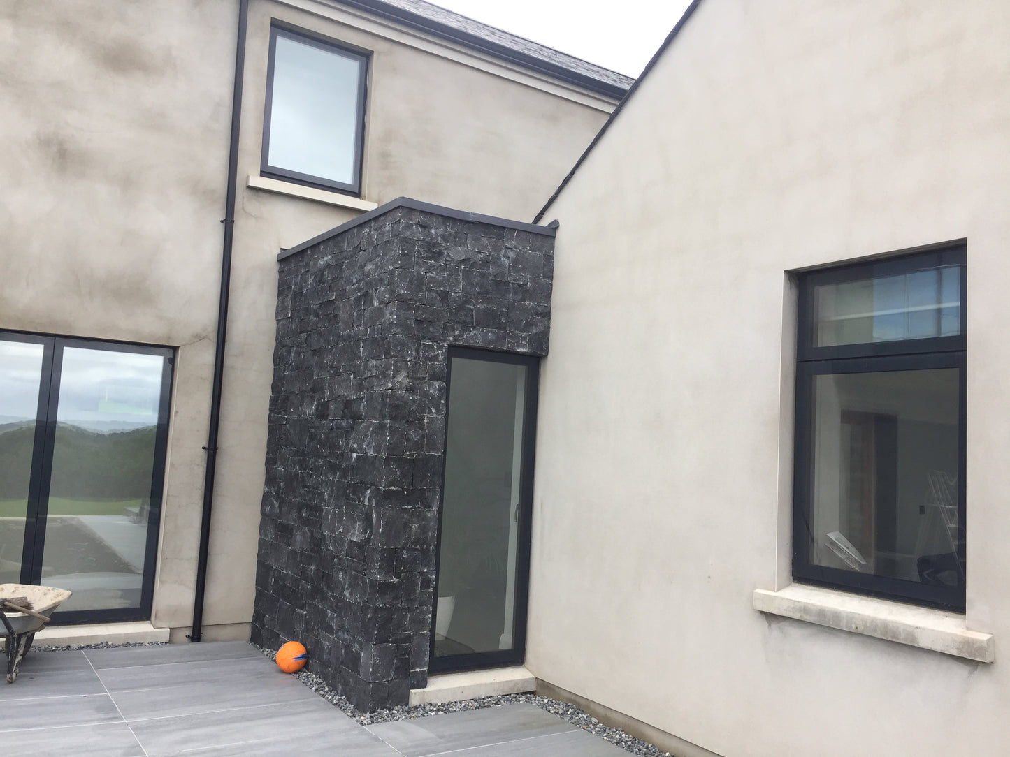 Blue Limestone Stoneer - Corners