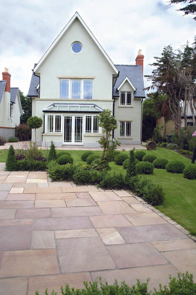 Camel Dust Sandstone Paving (Mixed Sizes)