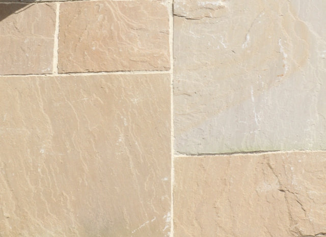 Camel Dust Sandstone Paving (Mixed Sizes)