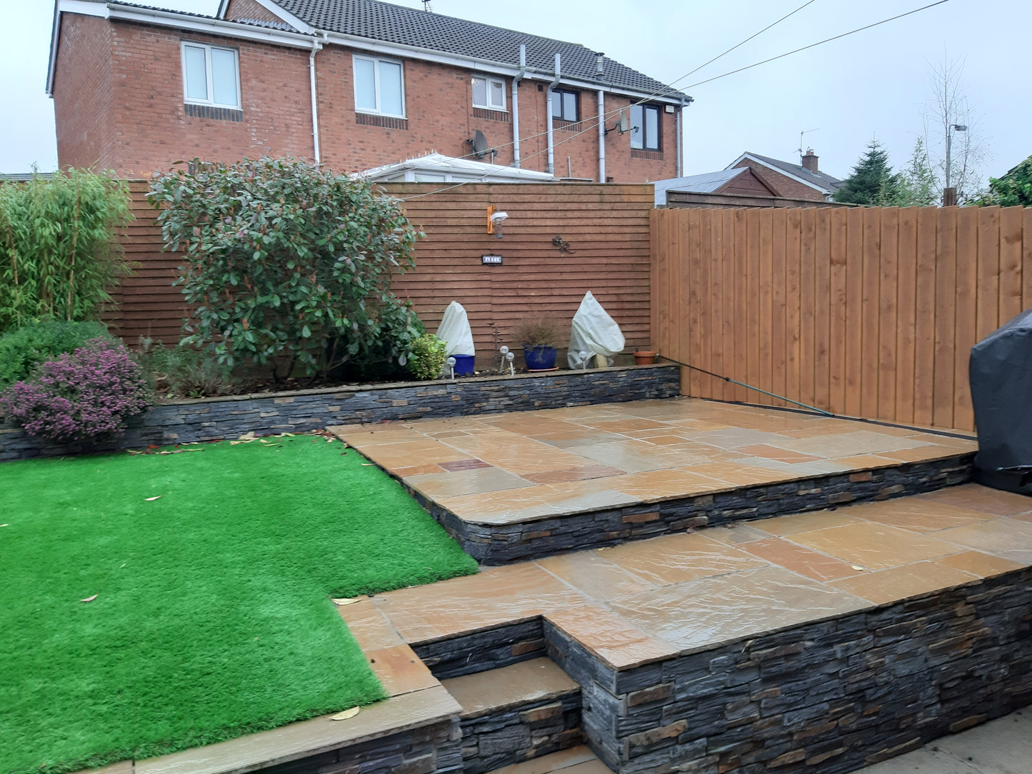 Camel Dust Sandstone Paving (Mixed Sizes)