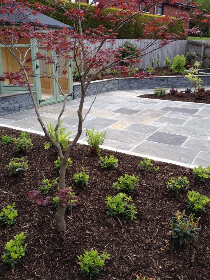 Cider Black Sandstone Paving (Mixed Sizes)