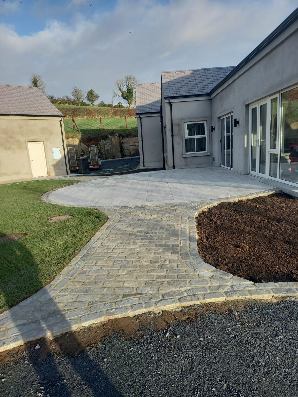 Cider Black Sandstone Setts - Tumbled