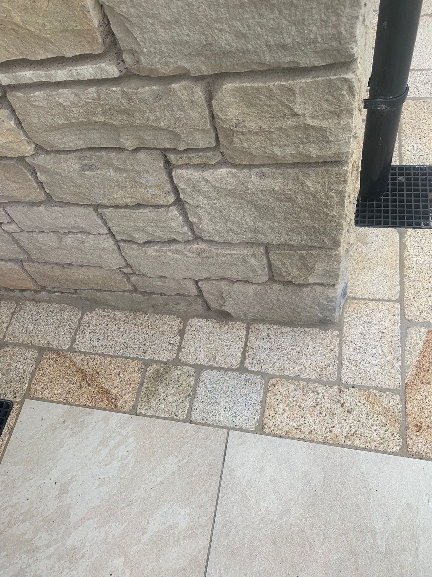 Coachman's Gold Granite Setts