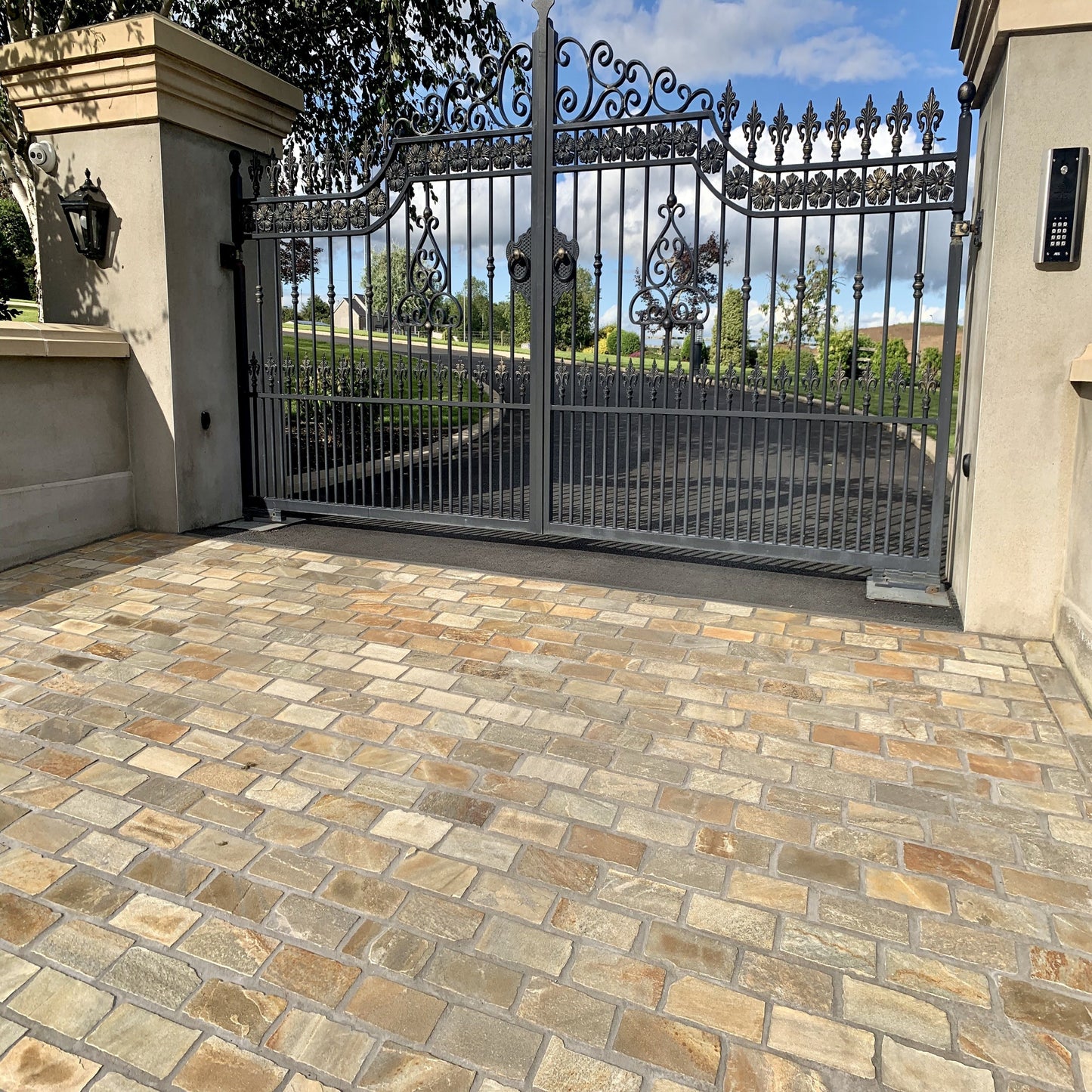 Donegal Quartzite Setts 200 x 100