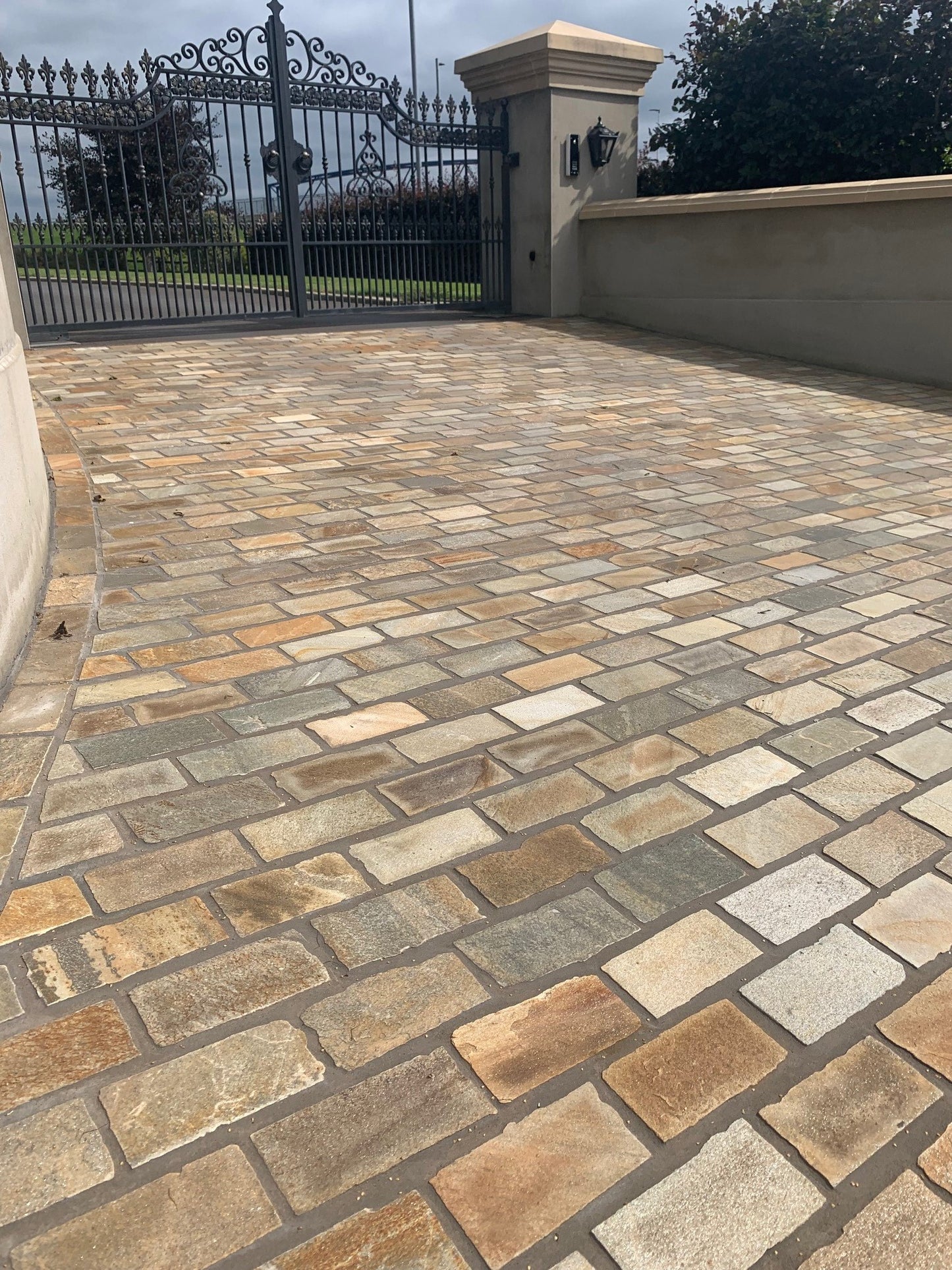 Donegal Quartzite Setts 200 x 100