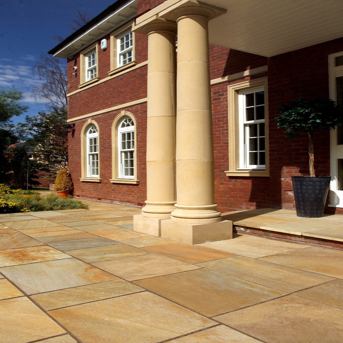 Donegal Quartzite Light Sawn Paving