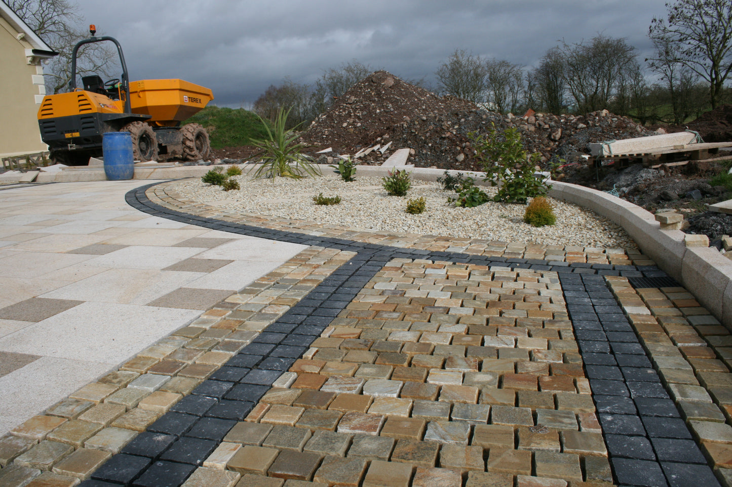 Donegal Quartzite Setts 100 x 100