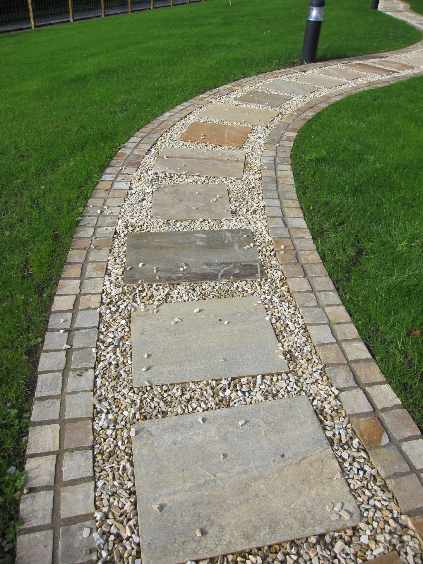 Donegal Quartzite Setts 100 x 100
