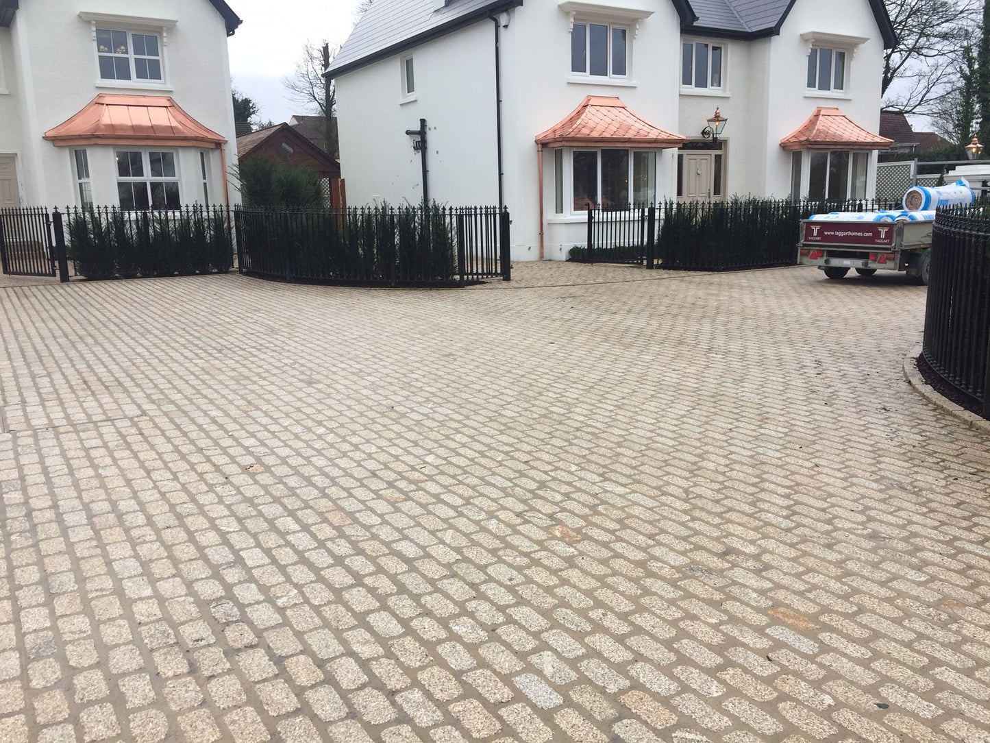 Gold Granite Setts 200 x 100 - Bush Hammered & Sawn