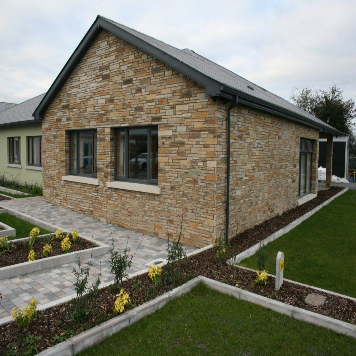 Gold Donegal Quartzite Garden Walling - Machined