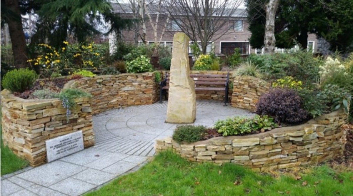 Gold Donegal Quartzite Garden Walling - Random Rubble