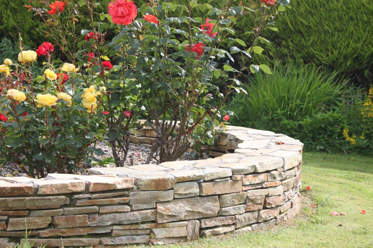 Gold Donegal Quartzite Garden Walling - Random Rubble