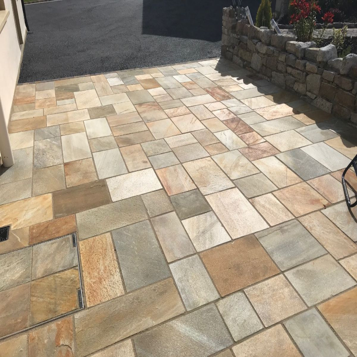 Donegal Quartzite Light Sawn Paving