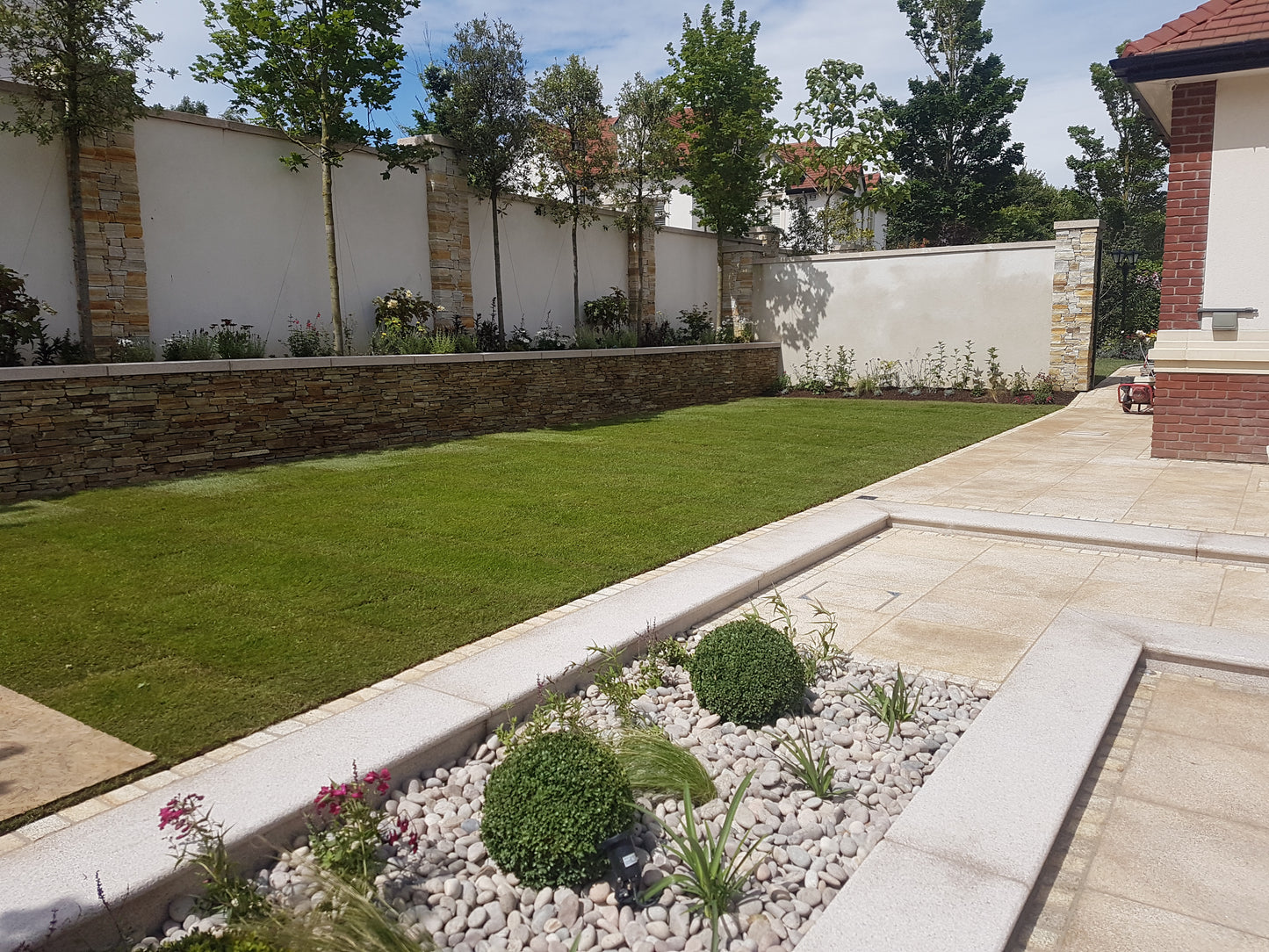 Gold Granite Paving - 600 x 600