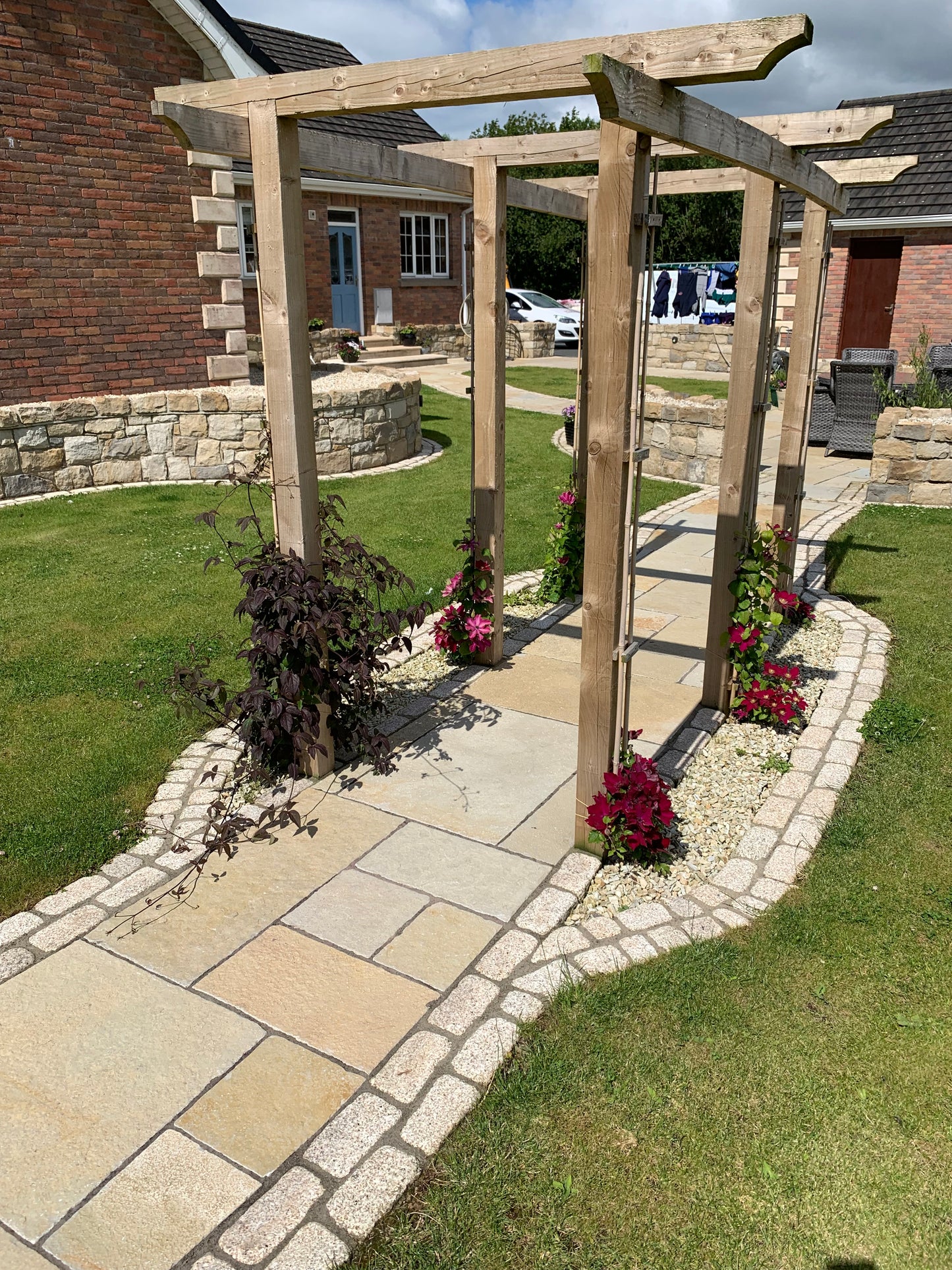 Gold Granite Setts 200 x 100 - Bush Hammered & Sawn