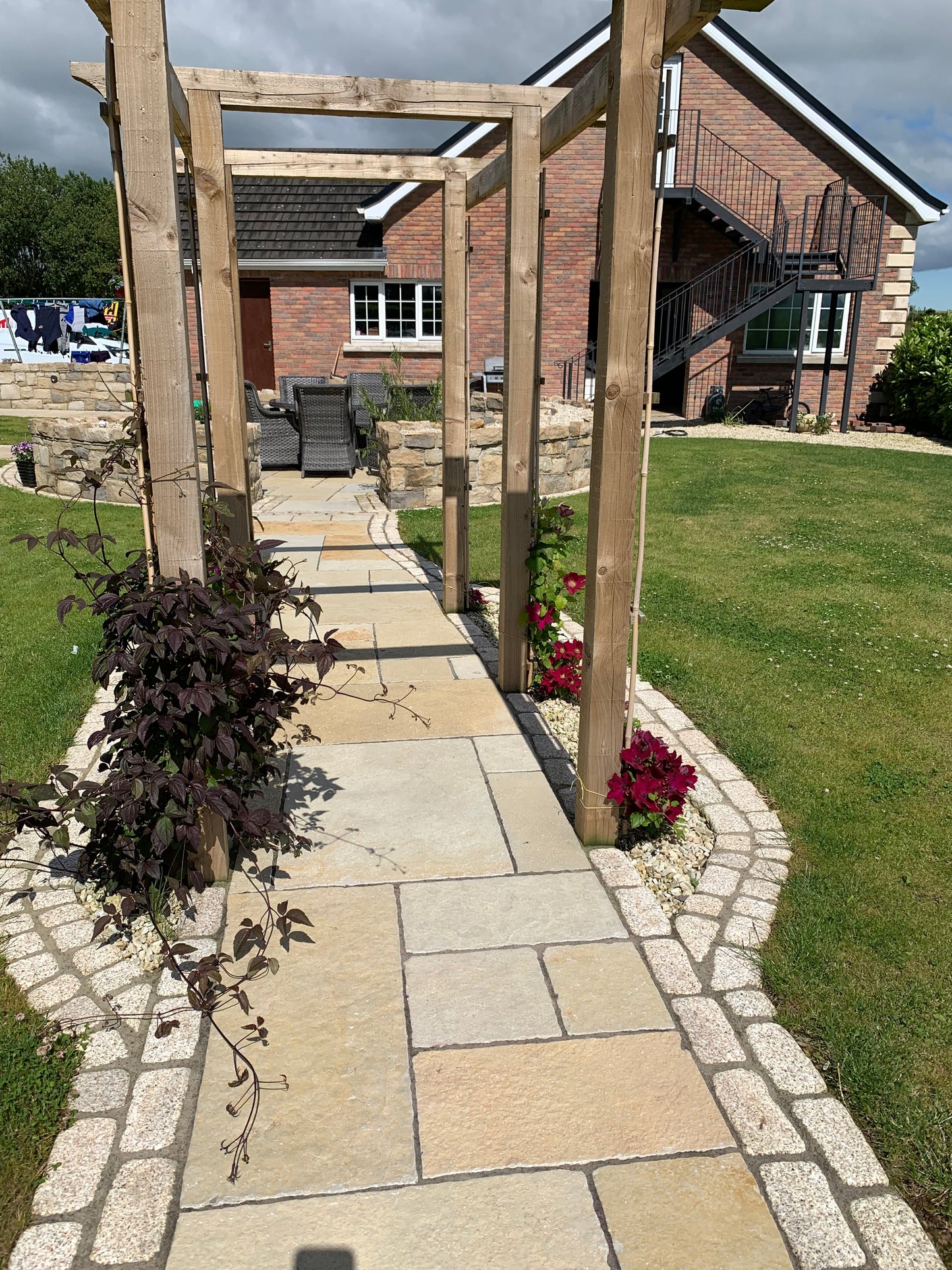 Gold Granite Setts 200 x 100 - Bush Hammered & Sawn