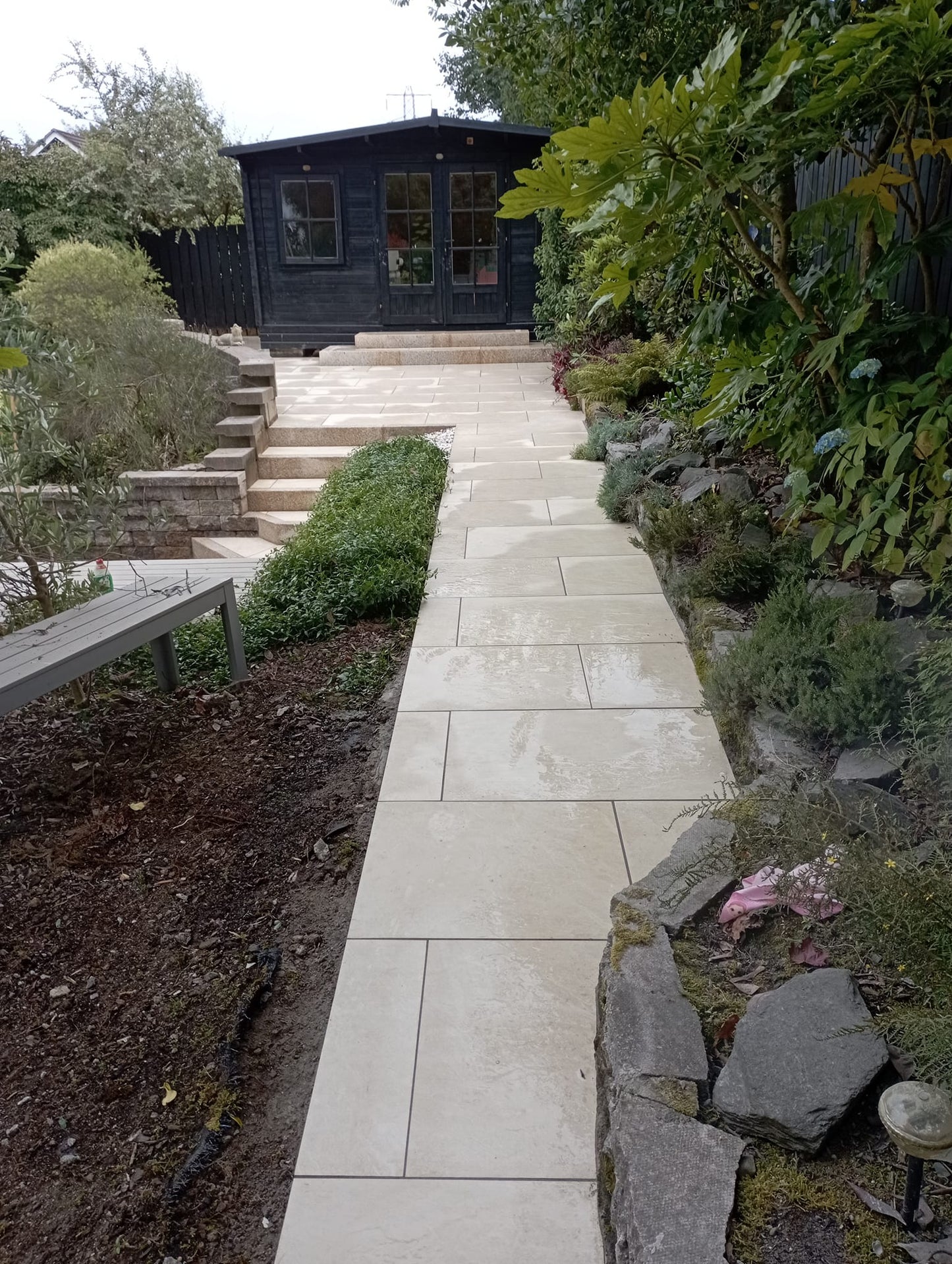 Jewel Range Station White Porcelain Paving