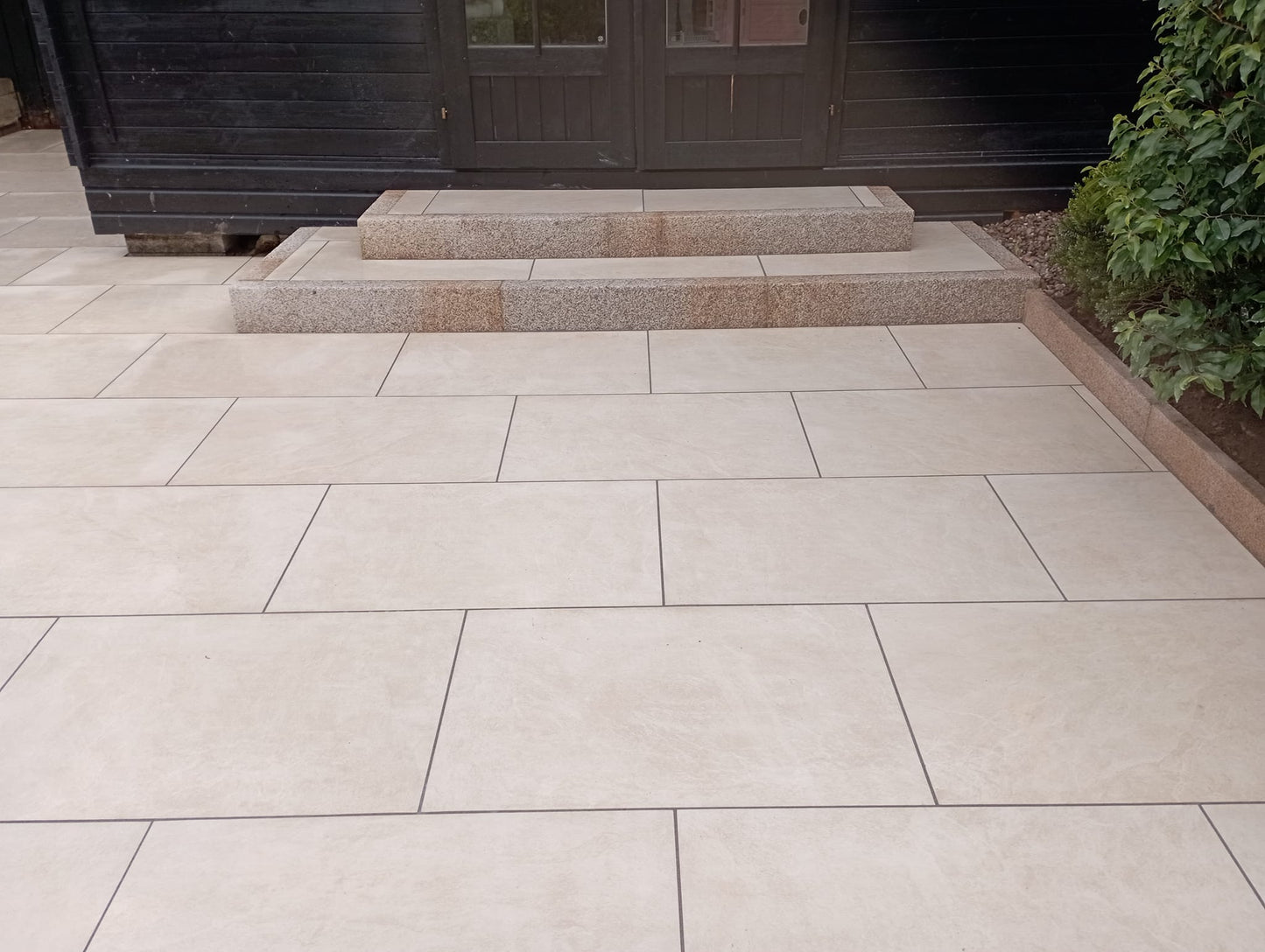 Jewel Range Station White Porcelain Paving