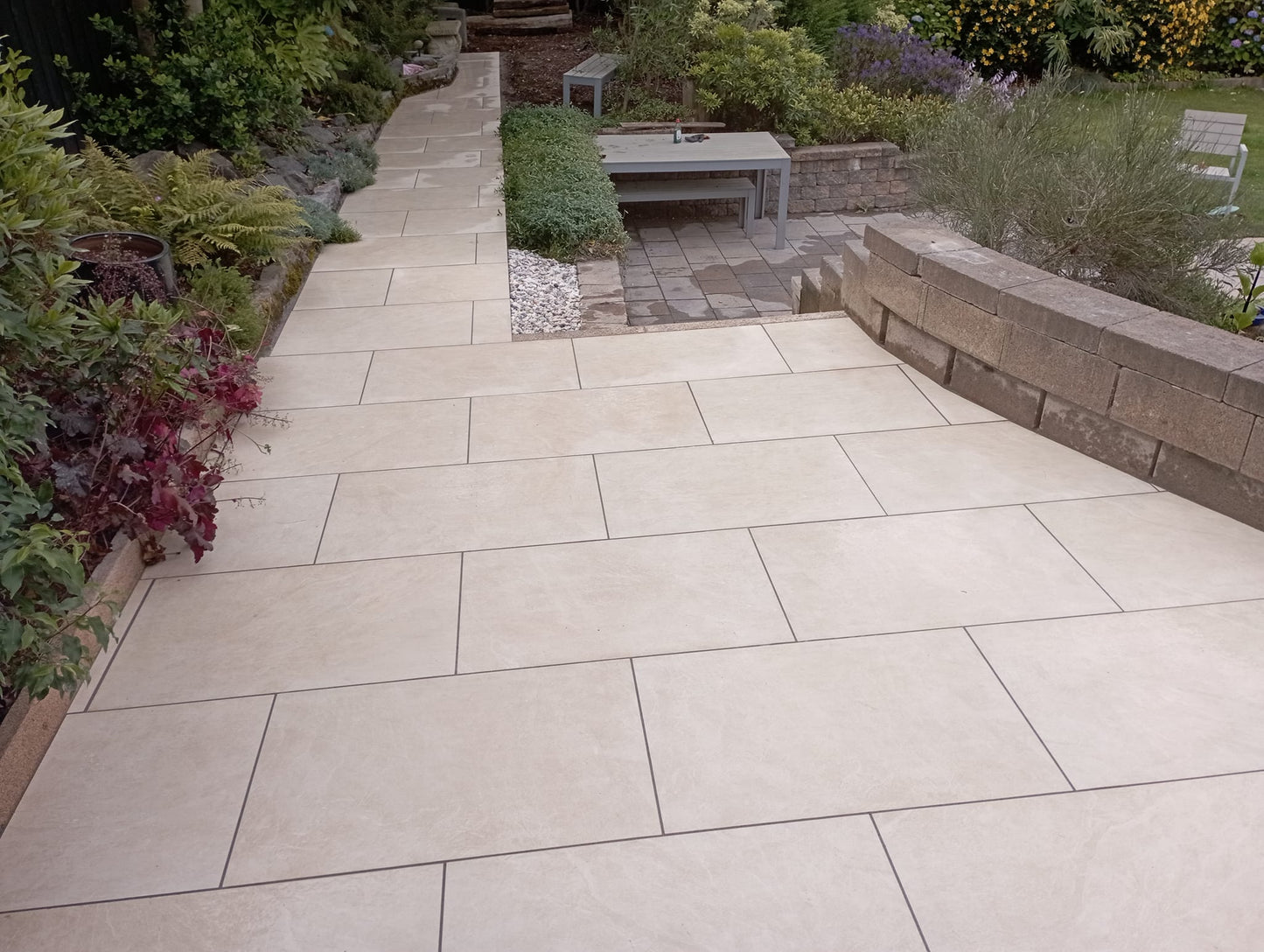 Jewel Range Station White Porcelain Paving