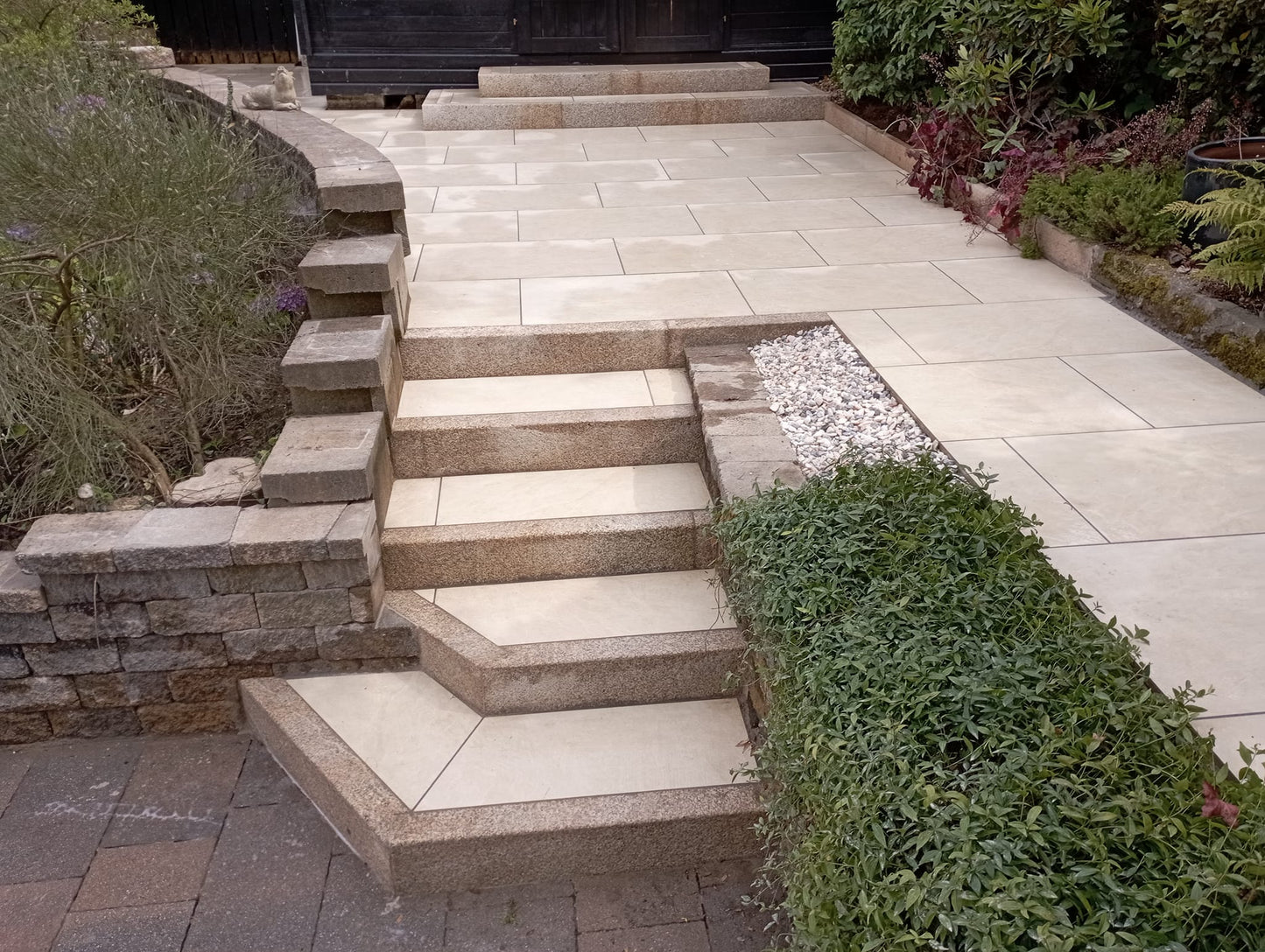 Jewel Range Station White Porcelain Paving