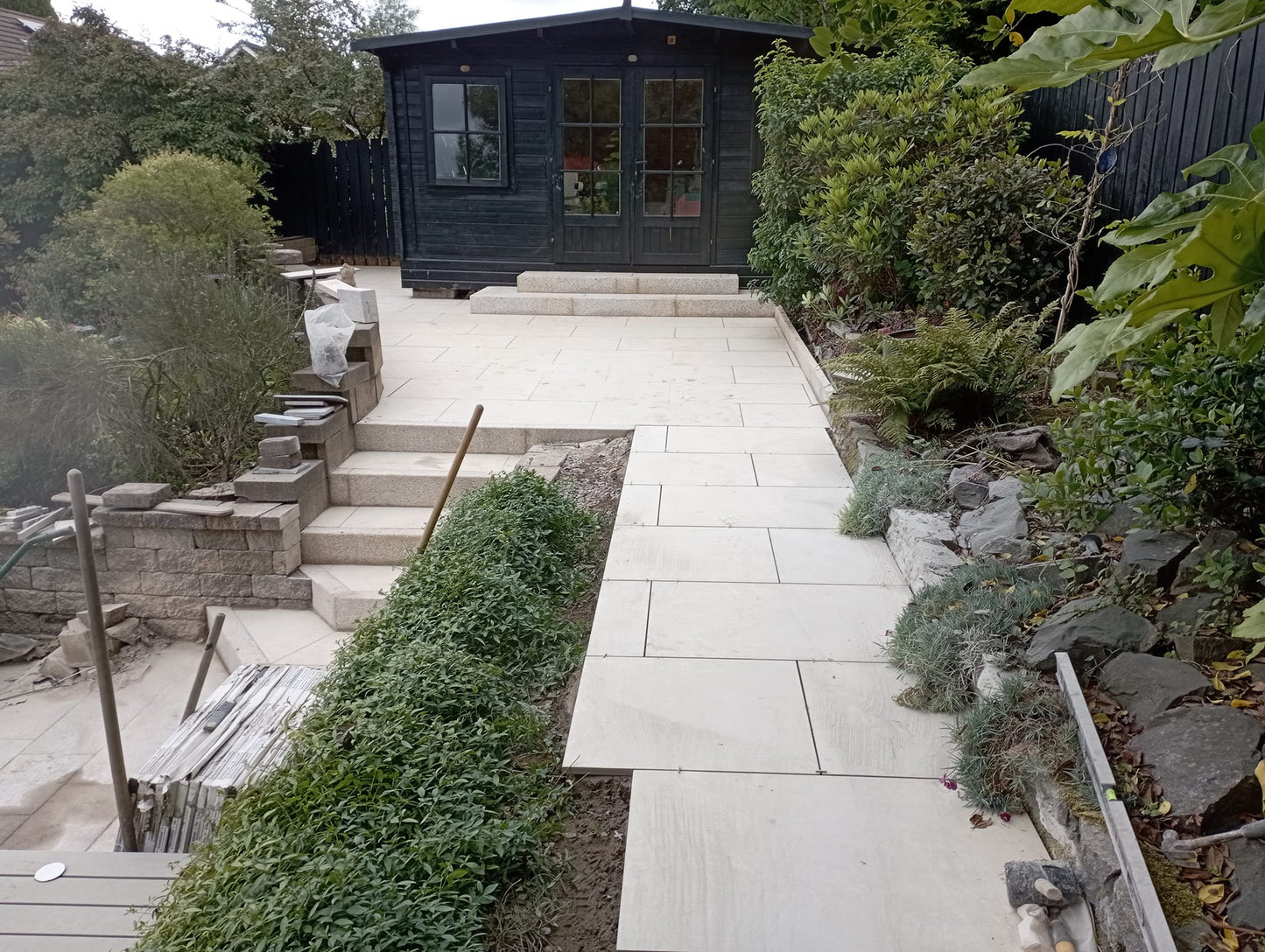 Jewel Range Station White Porcelain Paving