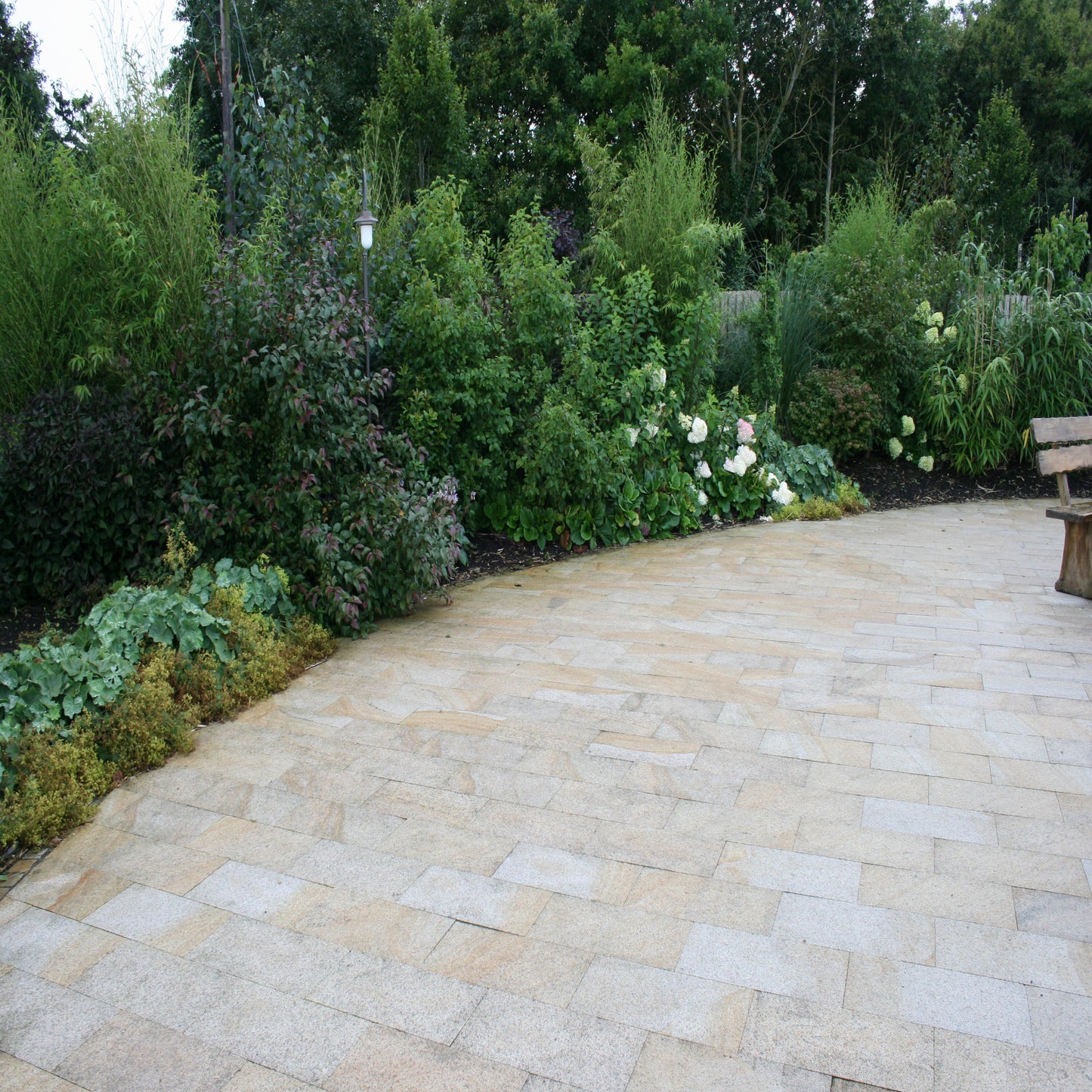 Gold Granite Paving - 600 x 300