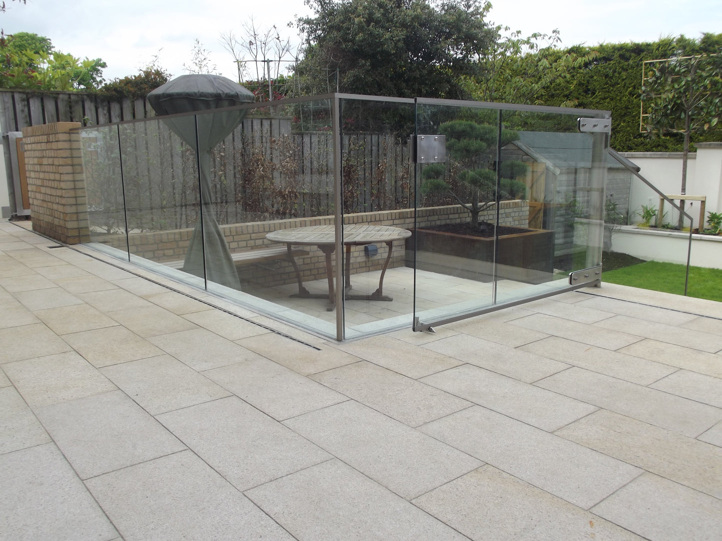 Gold Granite Paving - 600 x 300
