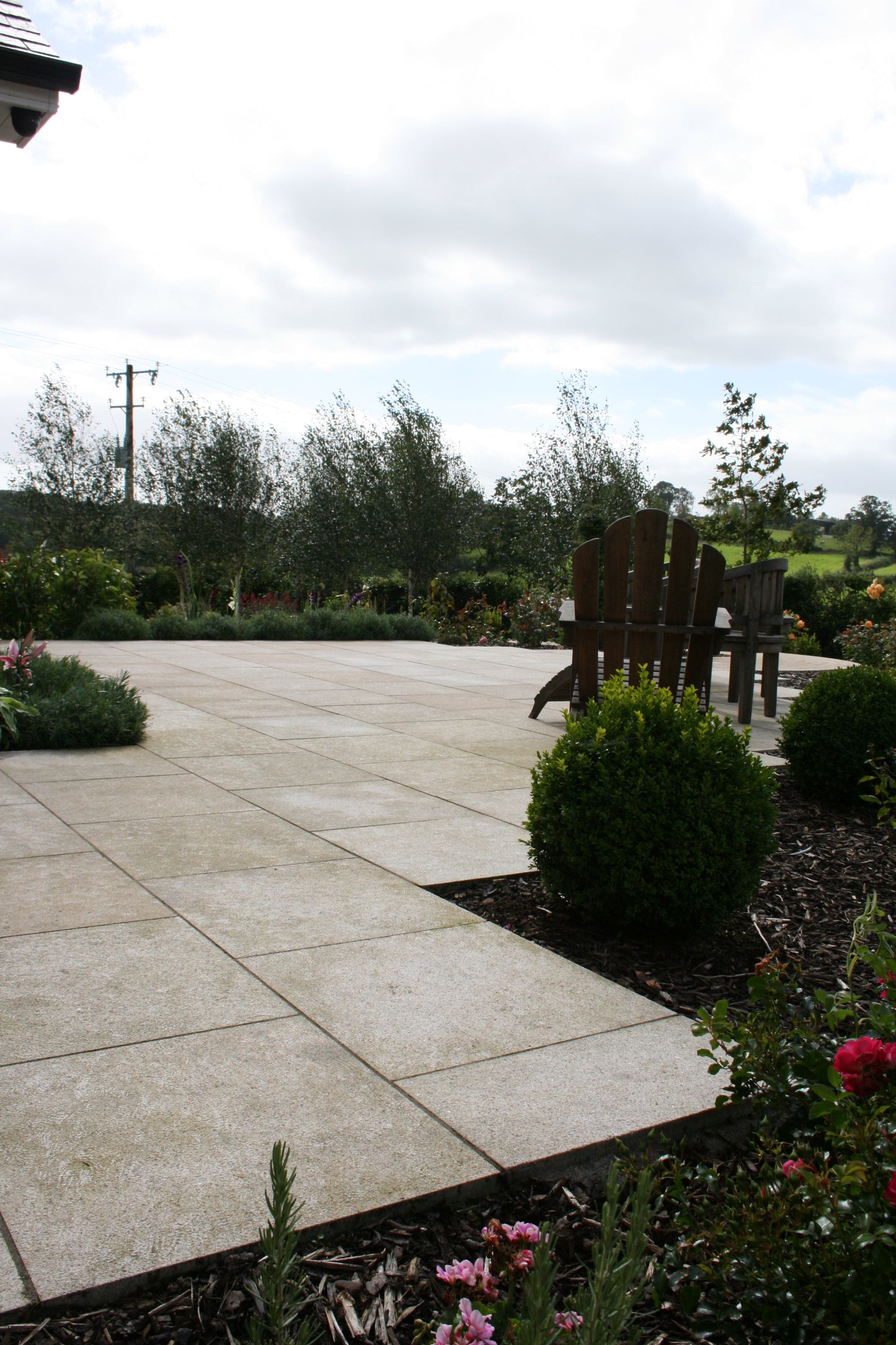 Gold Granite Paving - 600 x 600
