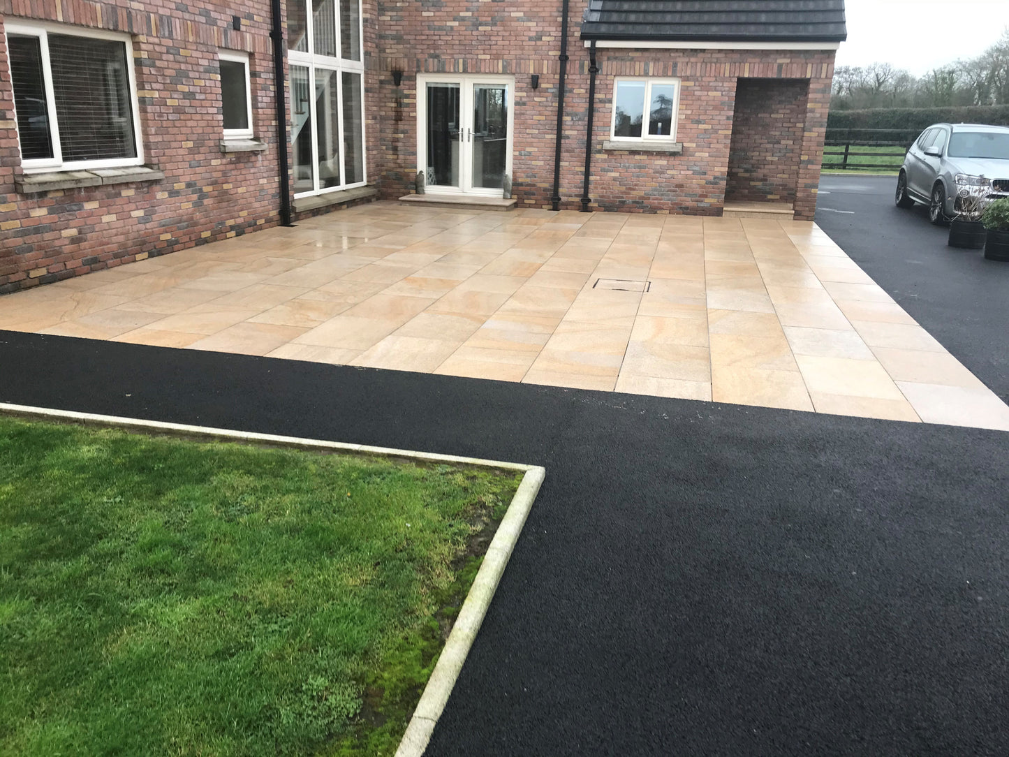 Gold Granite Paving - 900 x 600