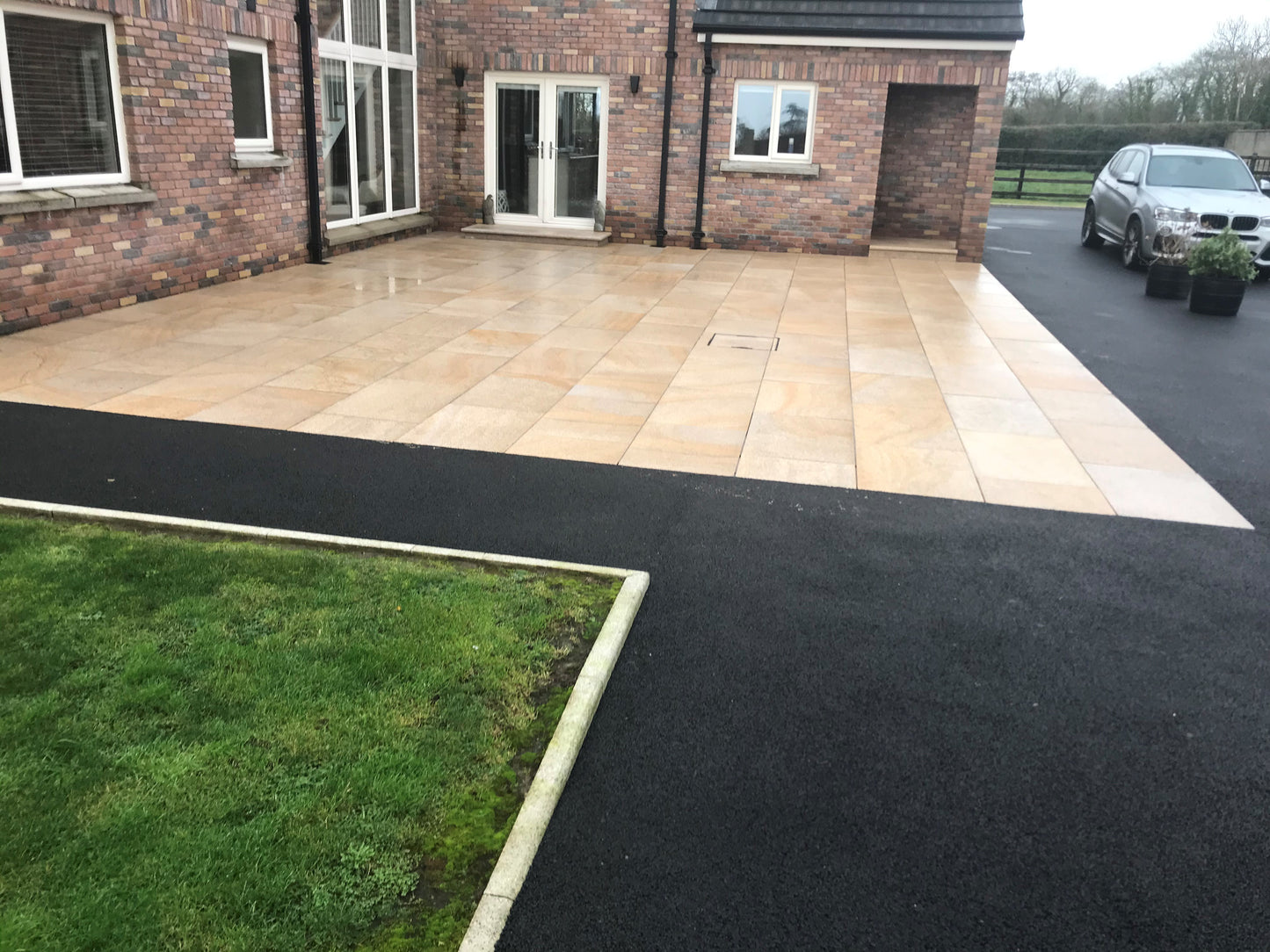 Gold Granite Paving - 900 x 600