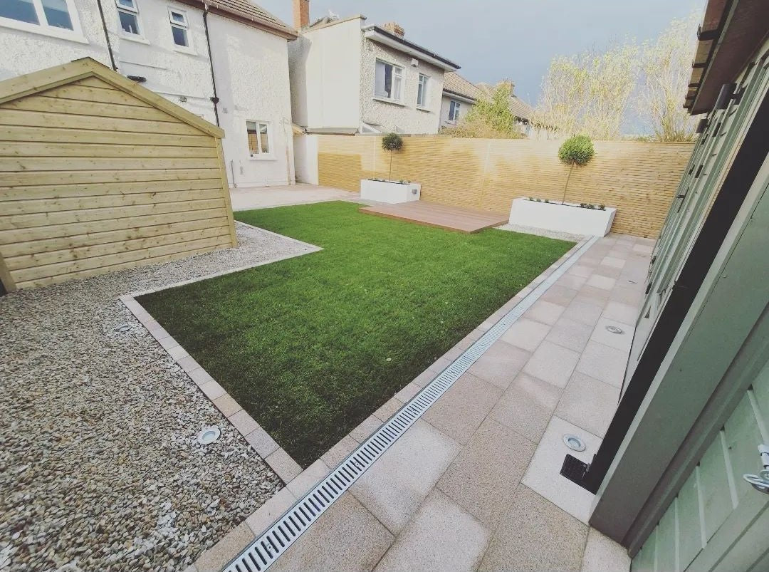 Gold Granite Paving - 900 x 600