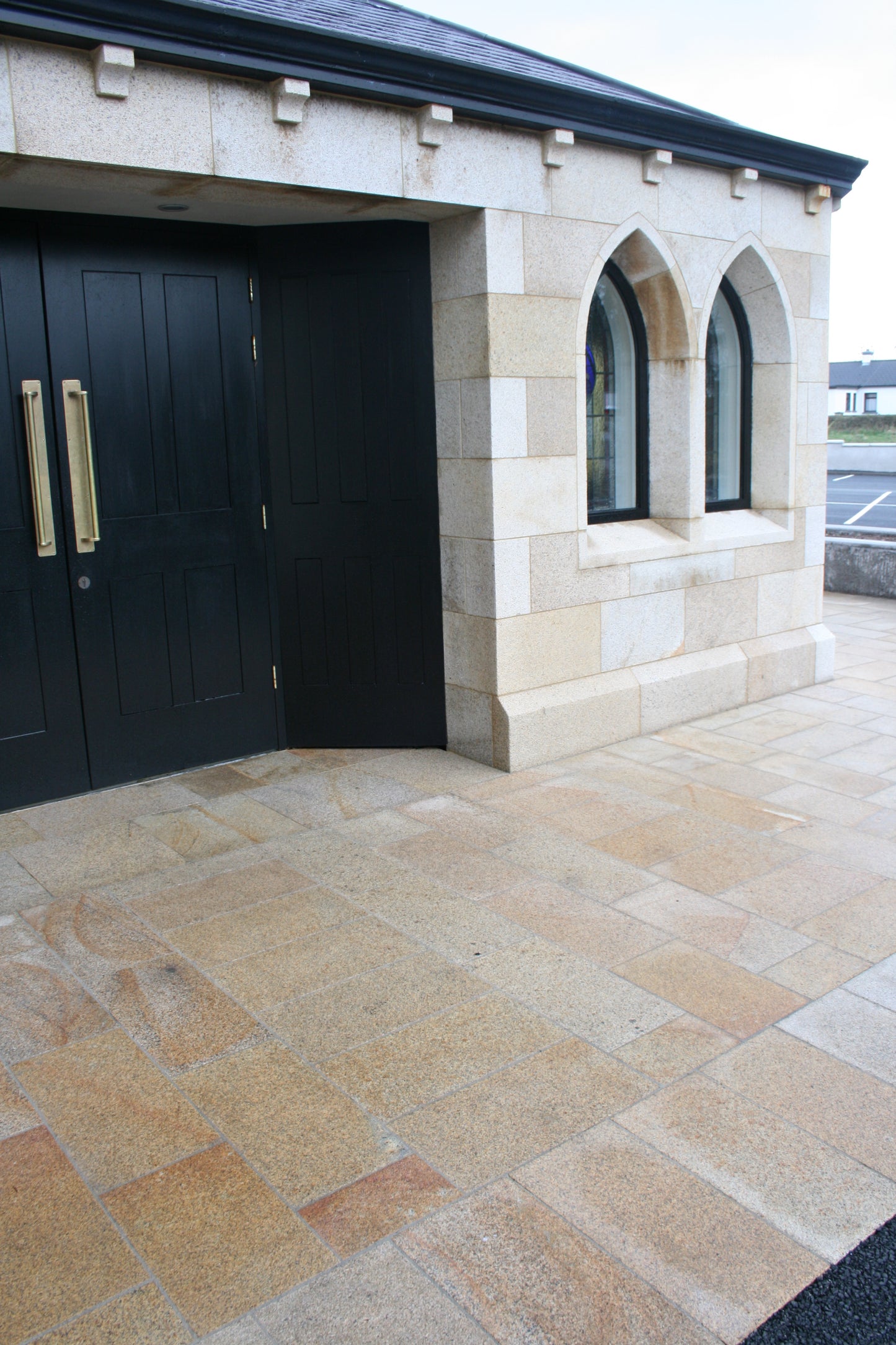 Gold Granite Paving - 600 x 300
